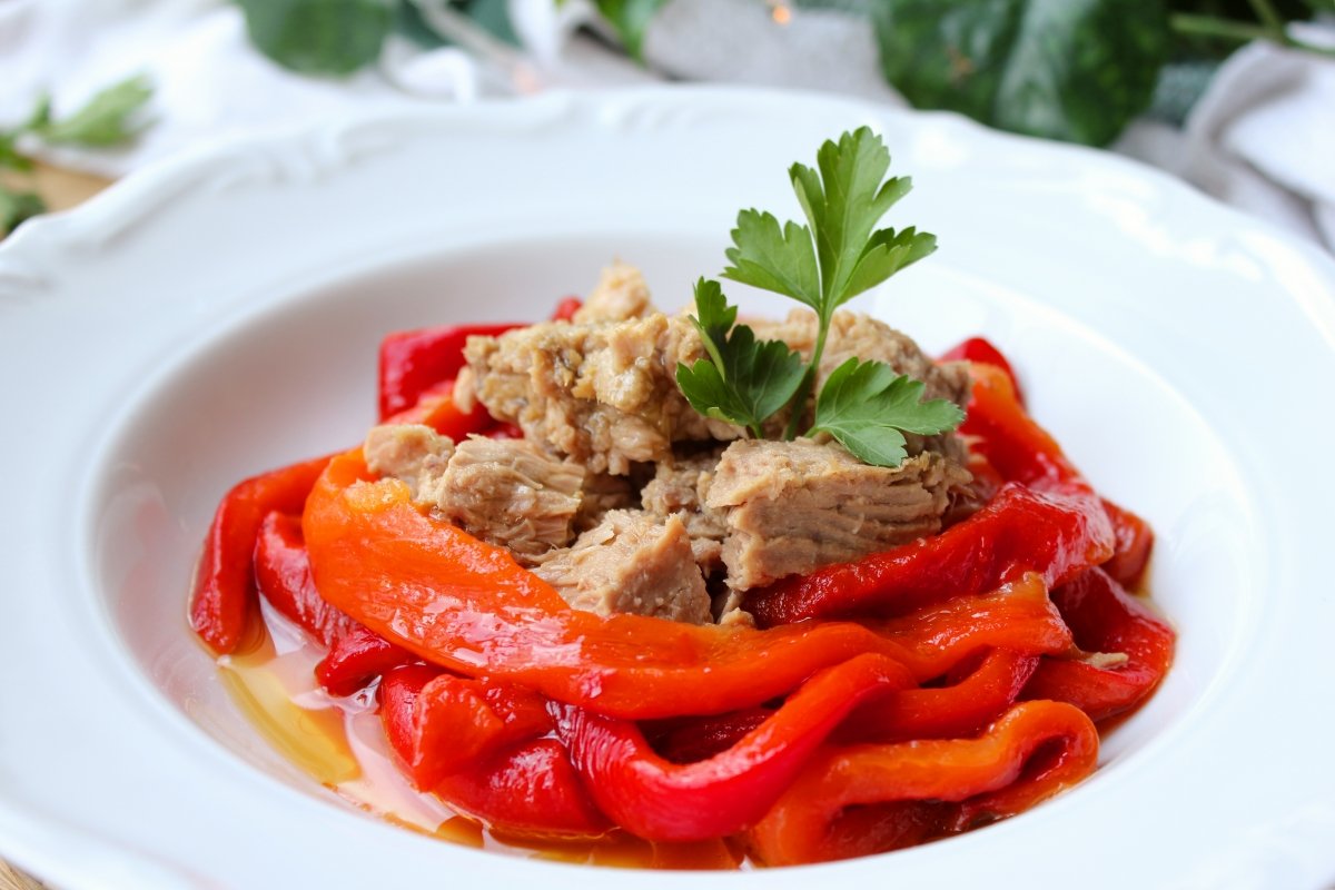 Ensalada de Ventresca con pimientos asados